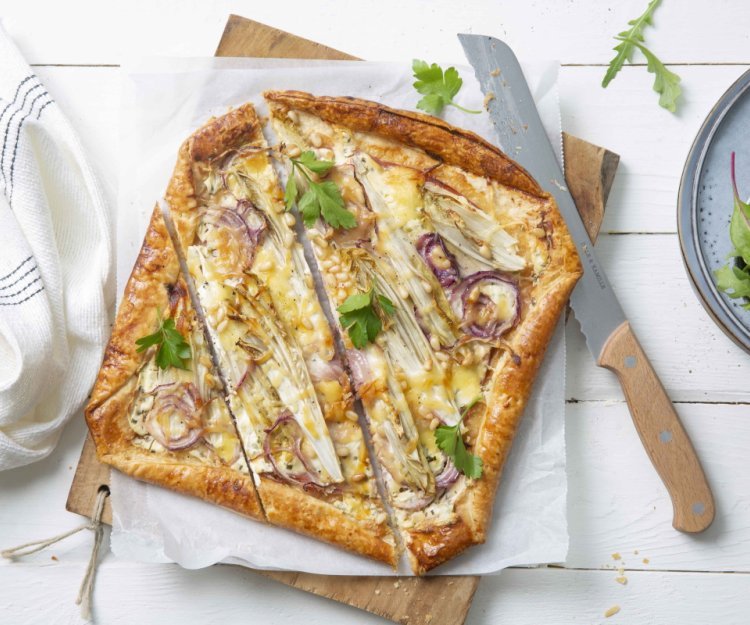 Tarte fine aux chicons, jambon et fromage frais Tarte fine aux chicons, jambon et fromage frais