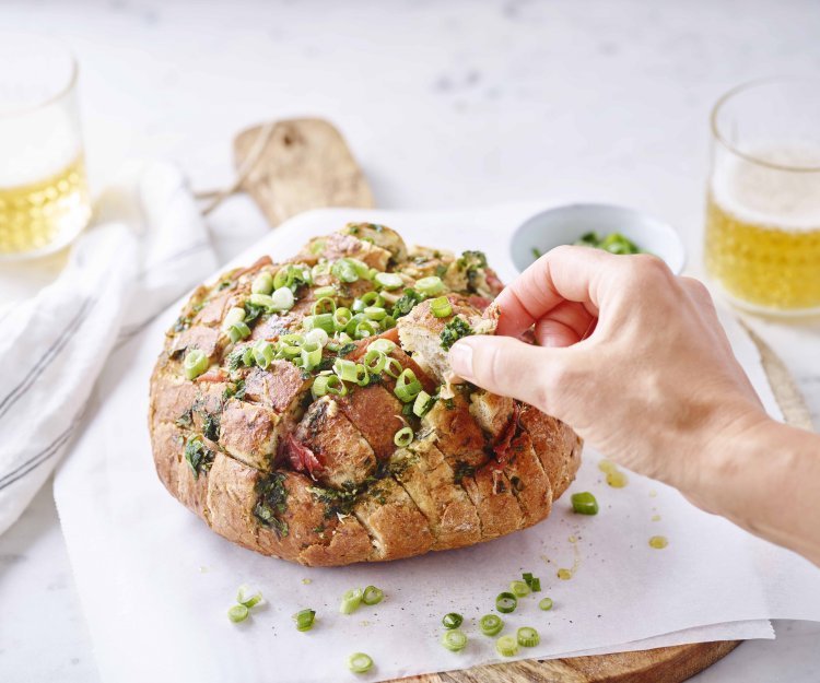 Pain à effeuiller aux fromages belges et aux herbes Pain à effeuiller aux fromages belges et aux herbes
