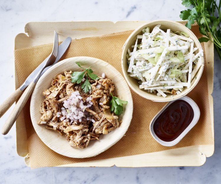 Effilochée de poulet à la bière et salade de chou-rave 