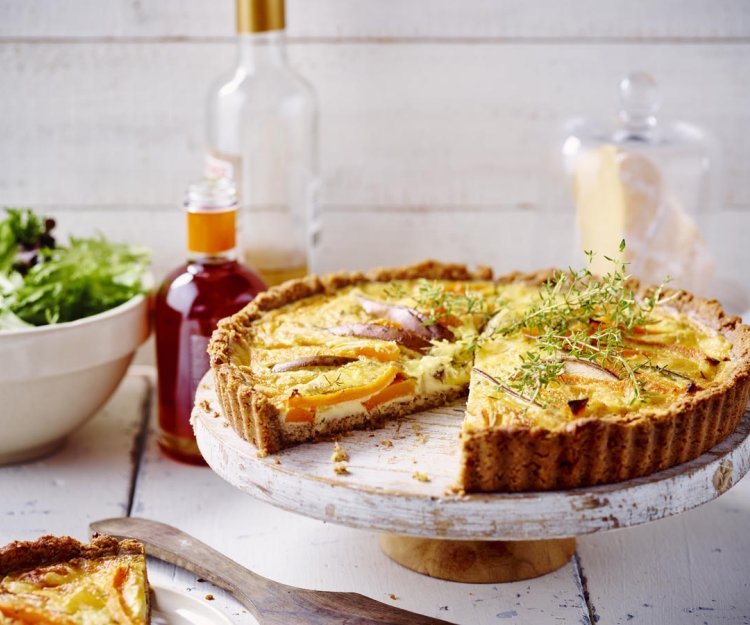 Quiche à la pâte aux amandes et noix, poire, potiron et Brugge Fleuron