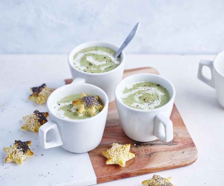 Crème de poireaux au brocoli et biscuits feuilletés Crème de poireaux au brocoli et biscuits feuilletés