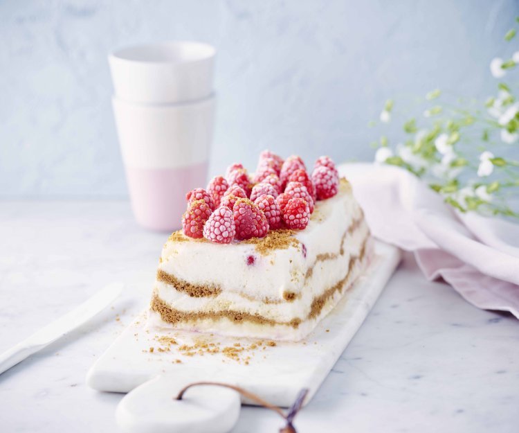 Semifreddo au yaourt, fruits rouges et spéculoos Semifreddo au yaourt, fruits rouges et spéculoos