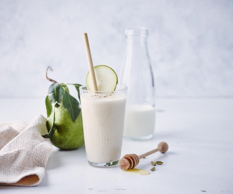 Milkshake à la poire, au lait battu et à la banane Milkshake à la poire, au lait battu et à la banane