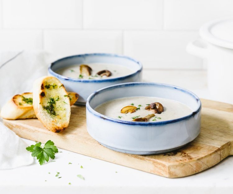 Soupe aux champignons et pain à l’ail Soupe aux champignons et pain à l’ail