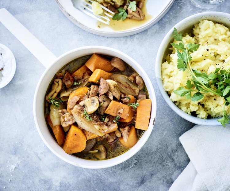 Mijoté de patate douce et de champignons à la purée de panais Mijoté de patate douce et de champignons à la purée de panais