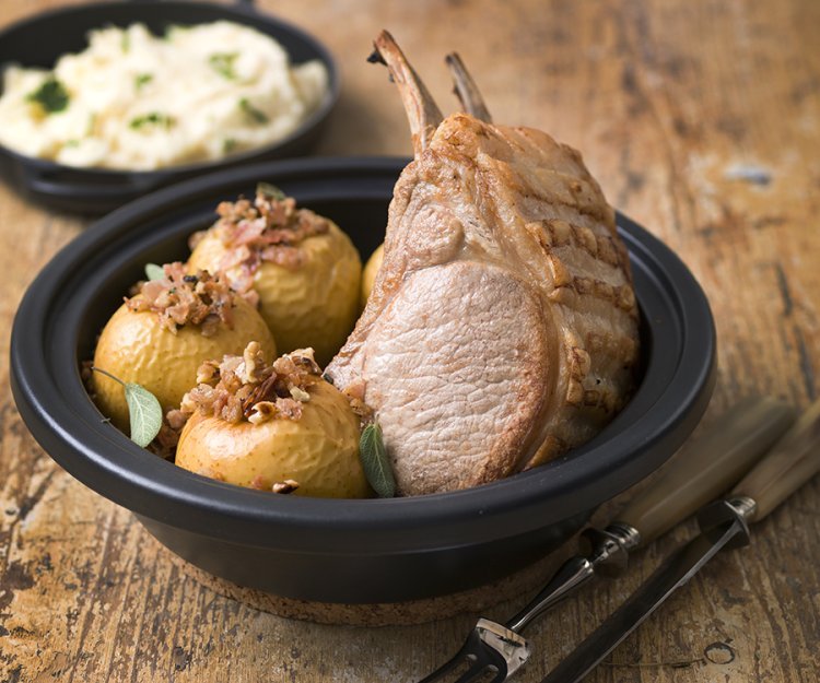 Carré de porc à la purée de panais et pommes au four Carré de porc à la purée de panais et pommes au four