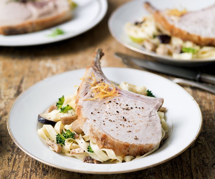 Carré de porc aux cèpes ou aux champignons des bois Carré de porc aux cèpes ou aux champignons des bois