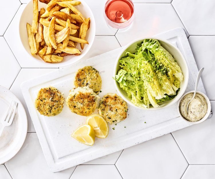 Burger de raie, frites et mayonnaise à la truffe