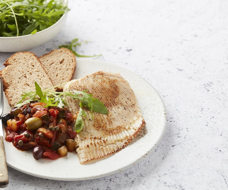 Roggevleugel met caponata 