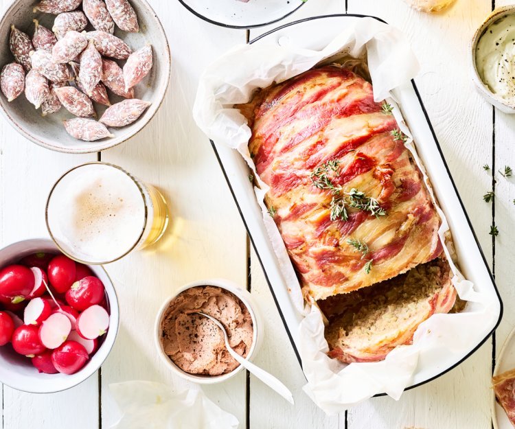 Pain de viande au fenouil grillé, Berloumi et lard Pain de viande au fenouil grillé, Berloumi et lard