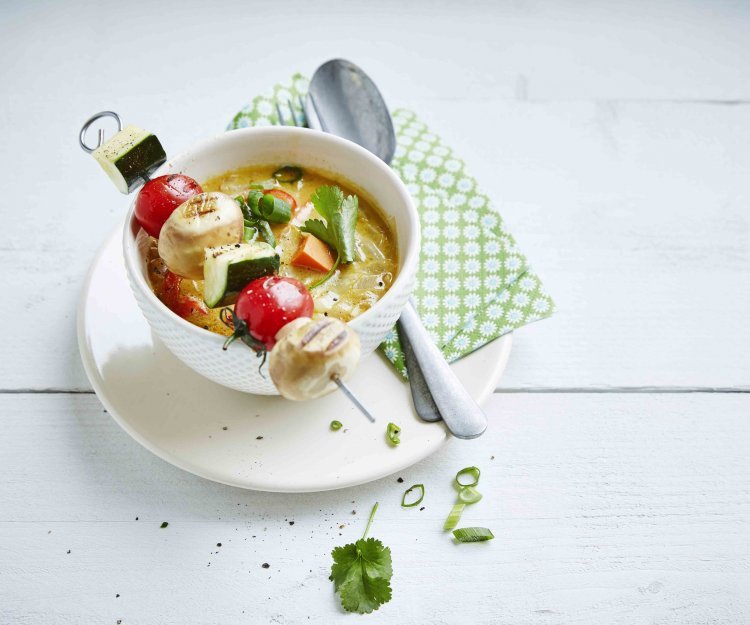 Curry de chicon et brochettes de légumes