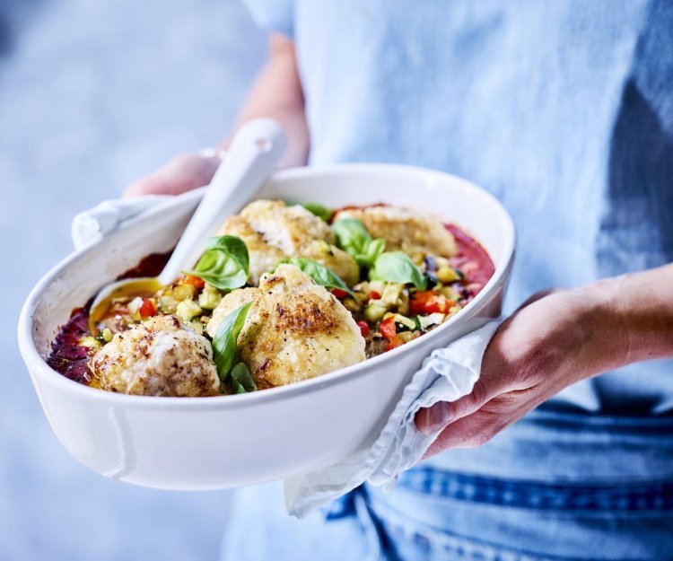 Lotte et ratatouille de courgette, aubergine et poivron