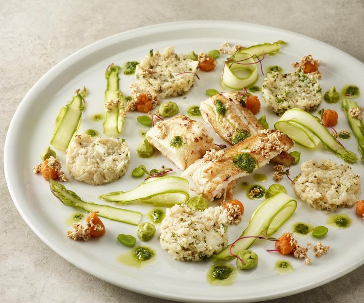 Zeetong met groene asperge en bloemkoolcouscous Zeetong met groene asperge en bloemkoolcouscous
