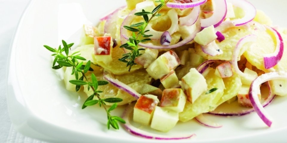 Salade de pommes de terre au thym et aux pommes