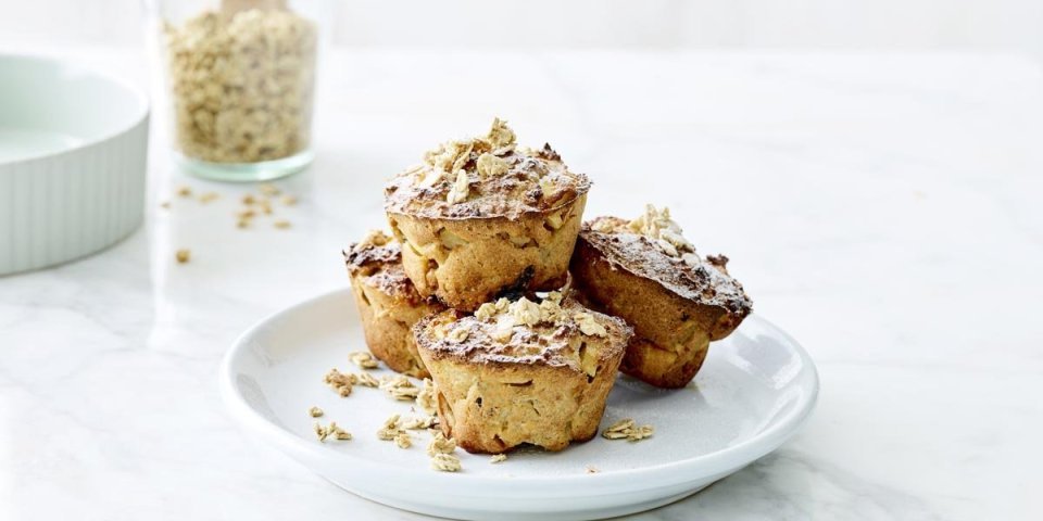 Muffin aux flocons d’avoine, pommes et yaourt Muffin aux flocons d’avoine, pommes et yaourt