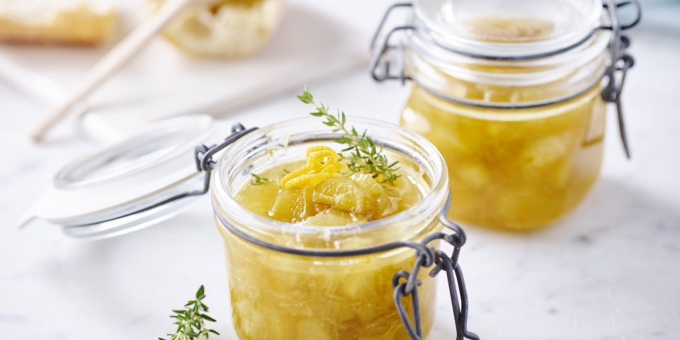 Confiture de rhubarbe à l’orange et au thym Confiture de rhubarbe à l’orange et au thym