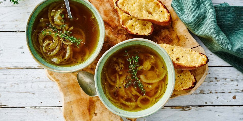 Soupe à l’oignon et pain toasté au fromage