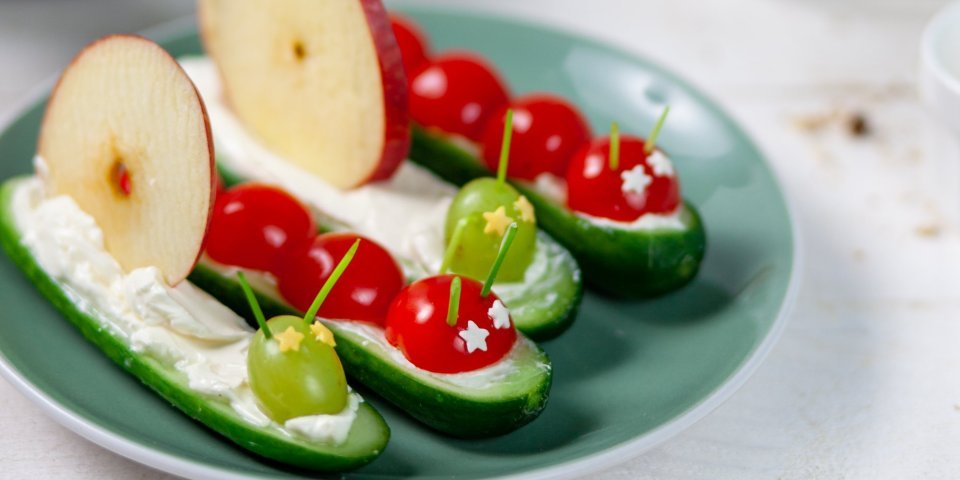 Animaux joyeux de fruits et légumes