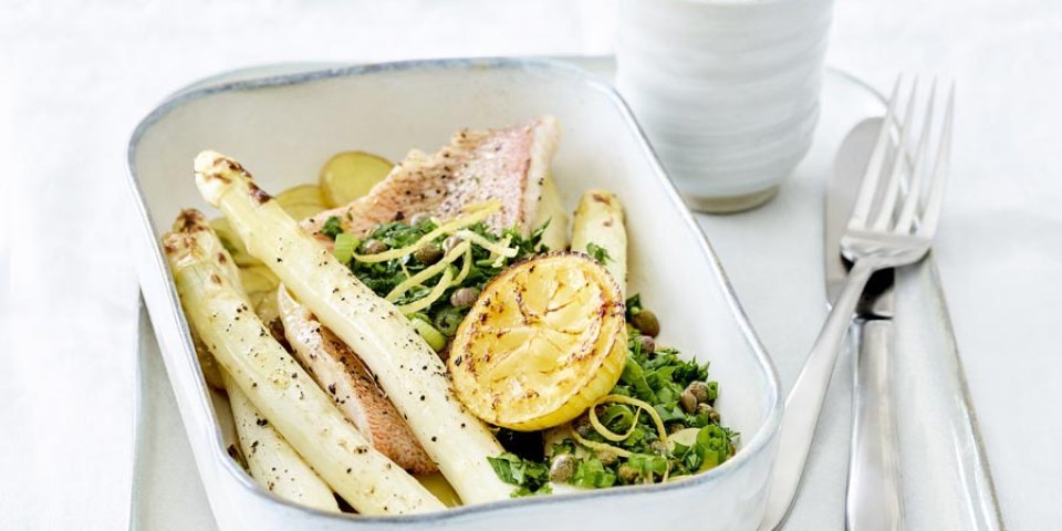 Pommes de terre aux asperges blanches et sébaste au four