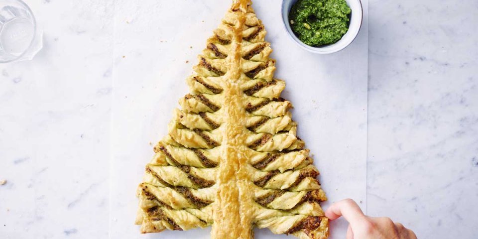 Sapin feuilleté au pesto de chou frisé et fromage