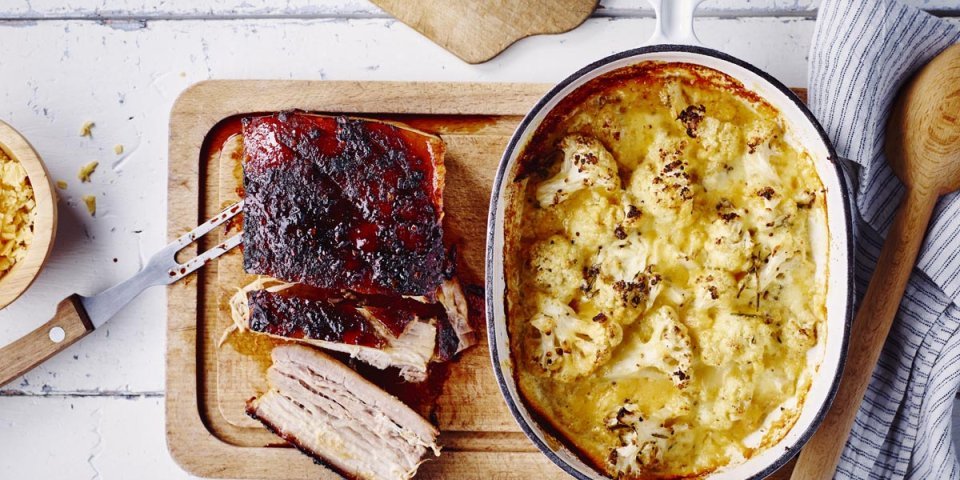 Gratin de chou-fleur aux fromages de chez nous et poitrine de porc laquée Gratin de chou-fleur aux fromages de chez nous et poitrine de porc laquée