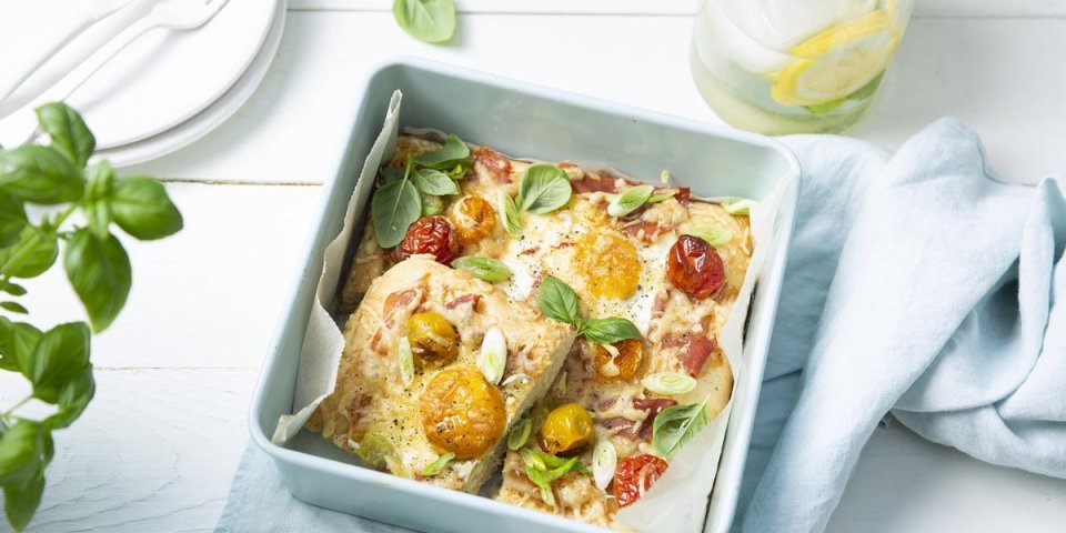 Pain au jambon, tomates et œufs Pain au jambon, tomates et œufs
