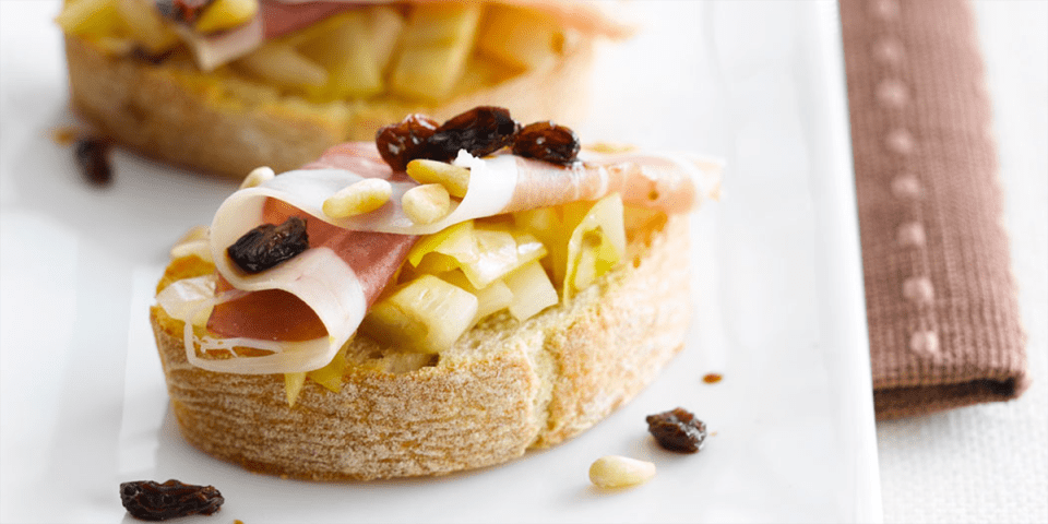 Bruschetta aux chicons et jambon fumé