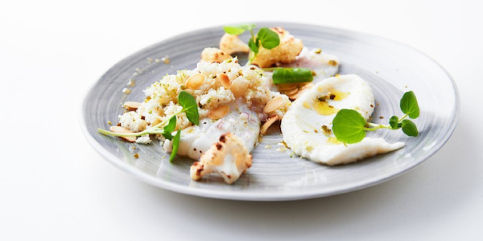 Ceviche van zeetong met drie structuren van bloemkool Ceviche van zeetong met drie structuren van bloemkool