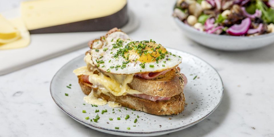 Croque madame au Nazareth Classic et radicchio grillé Croque madame au Nazareth Classic et radicchio grillé