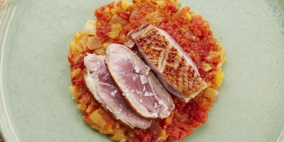 Canard et chutney de tomates et pommes