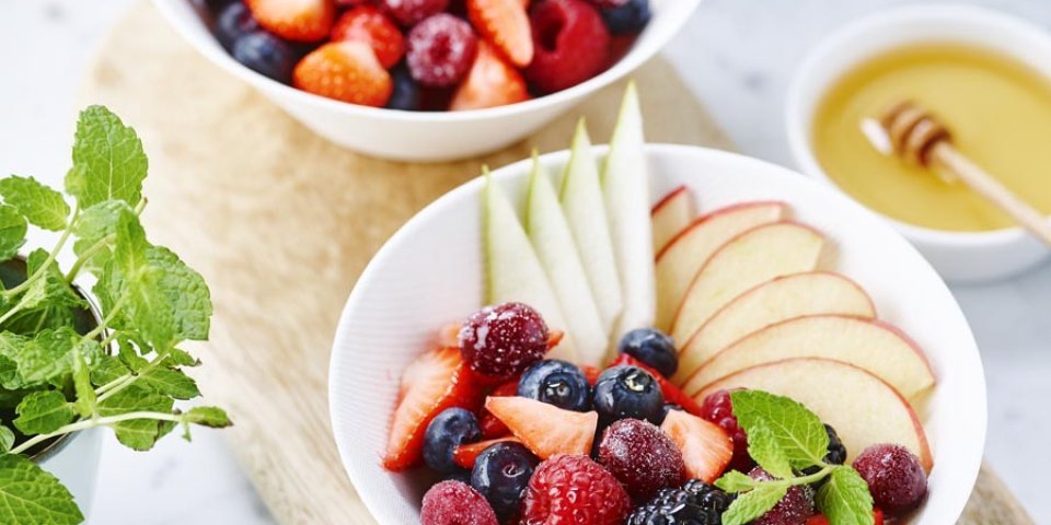 Salade de fruits aux airelles sucrées et aux fruits de chez nous Salade de fruits aux airelles sucrées et aux fruits de chez nous
