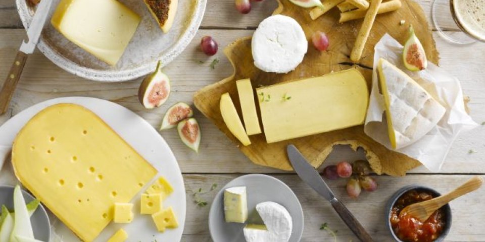 Plateau de fromage avec une note fruitée