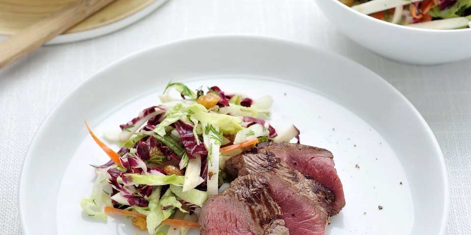 Filet pur à la salade de chou blanc et aux pommes de terre rattes Filet pur à la salade de chou blanc et aux pommes de terre rattes