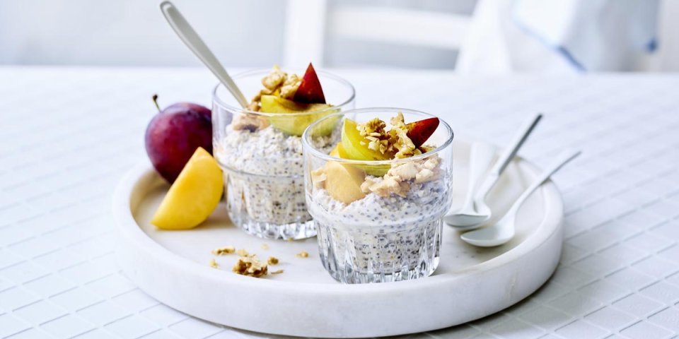 Overnight oats aux prunes et mélange d’épices pour chaï Overnight oats aux prunes et mélange d’épices pour chaï