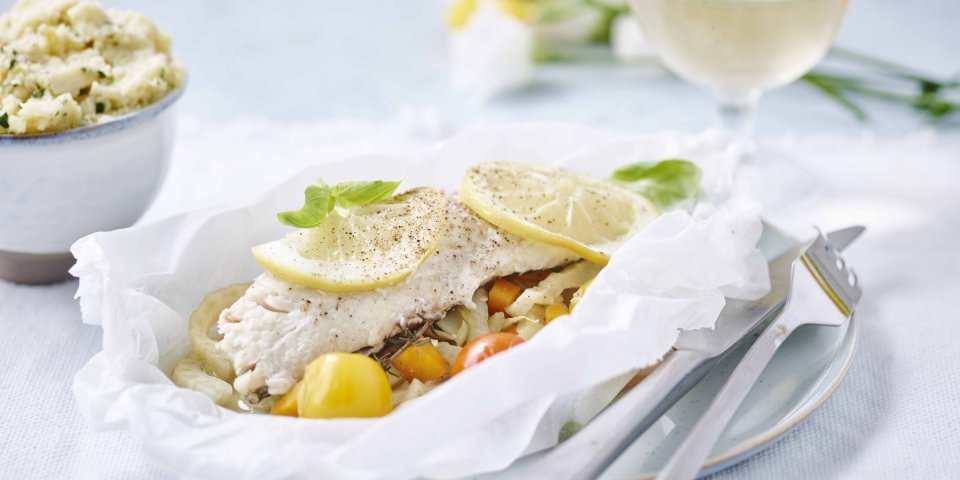 Papillote de grondin perlon au fenouil et aux tomates Papillote de grondin perlon au fenouil et aux tomates