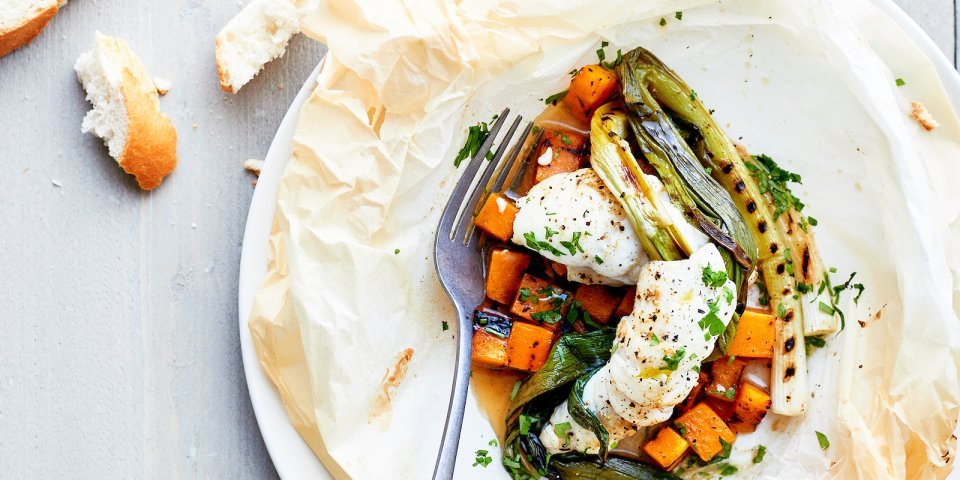 Papillote de plie, jeunes oignons grillés et potiron