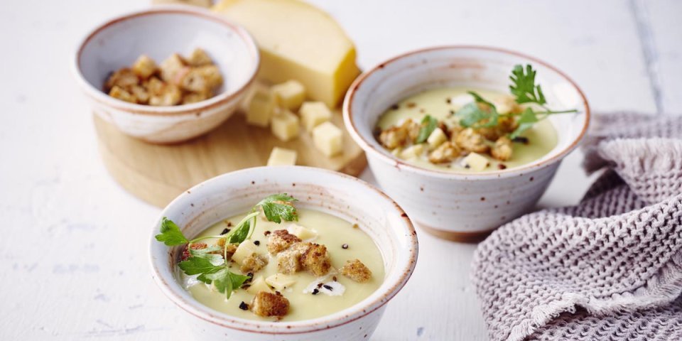 Soupe de panais au fromage d’abbaye belge et croutons épicés Soupe de panais au fromage d’abbaye belge et croutons épicés