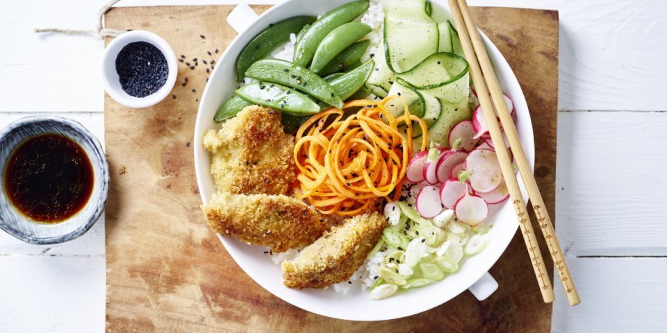 Poke bowl au poulet croustillant Poke bowl au poulet croustillant