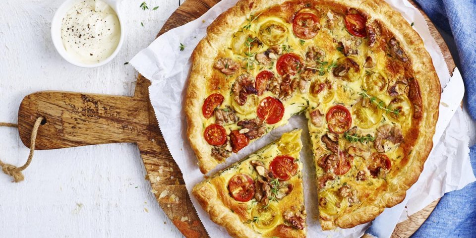 Quiche met courgette, kerstomaatjes en zure room