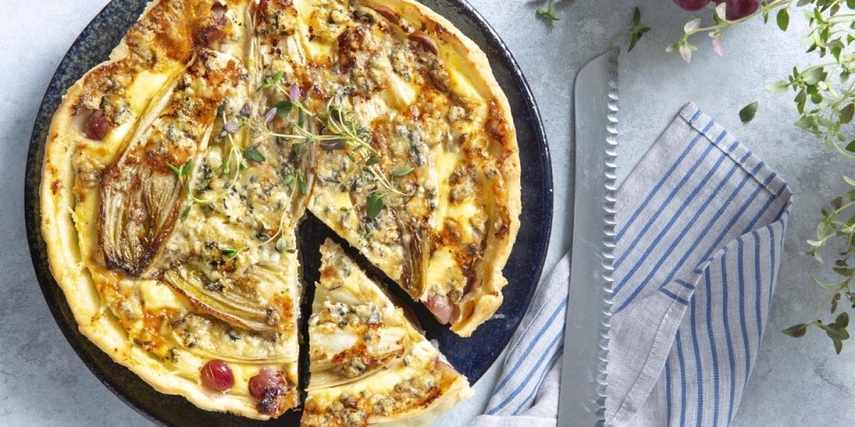 Quiche aux chicons, bleu et raisins