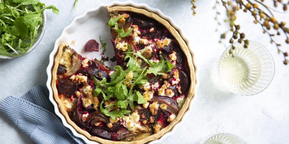 Quiche à la farine d’épeautre, betterave rouge et fromage de chèvre