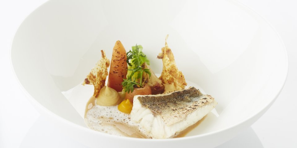 Rode poon met texturen van Franse sjalot Rode poon met texturen van Franse sjalot