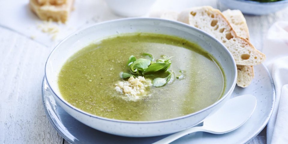 Soupe de laitue au parmesan Soupe de laitue au parmesan