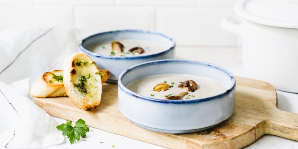 Soupe aux champignons et pain à l’ail Soupe aux champignons et pain à l’ail