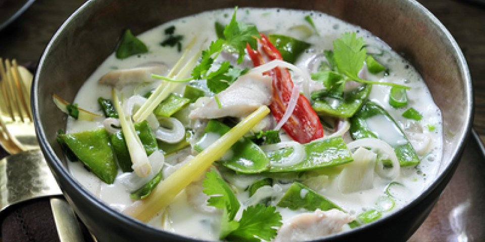Soupe thaïe à la noix de coco et au lapin