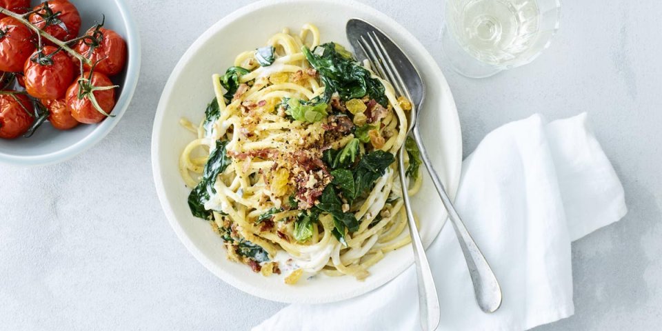 Spaghetti à la chicorée endive, épinards et fromage bleu Spaghetti à la chicorée endive, épinards et fromage bleu