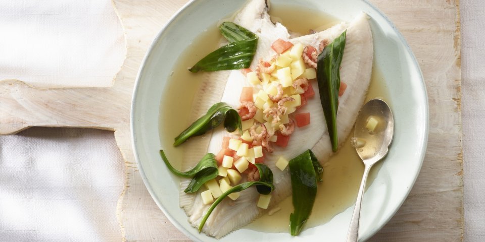 Tongschar in aardappel-tomatenbouillon met lamsoren Tongschar in aardappel-tomatenbouillon met lamsoren