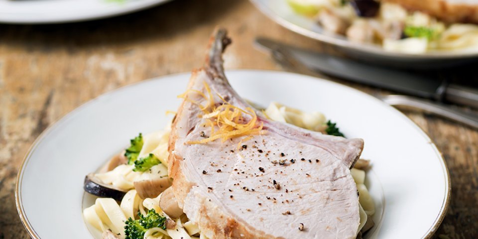 Carré de porc aux cèpes ou aux champignons des bois Carré de porc aux cèpes ou aux champignons des bois