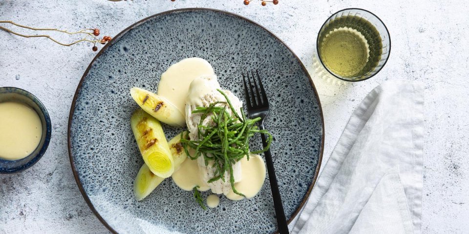 Roulades de raie au poireau grillé, salicorne et beurre blanc Roulades de raie au poireau grillé, salicorne et beurre blanc