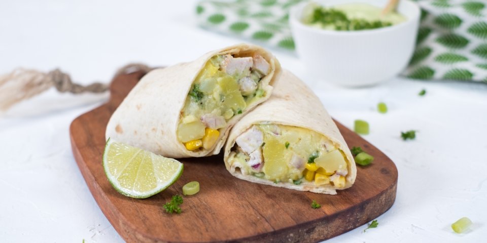 Wrap aux pommes de terre, au poulet et au maïs Wrap aux pommes de terre, au poulet et au maïs